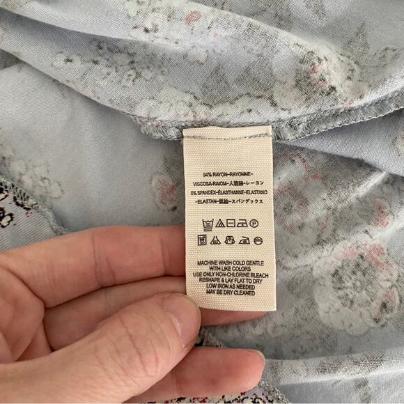 Free People Speak Easy Sky Blue Floral Long Bell Sleeves Tunic Blouse Top Medium - Picture 3 of 9